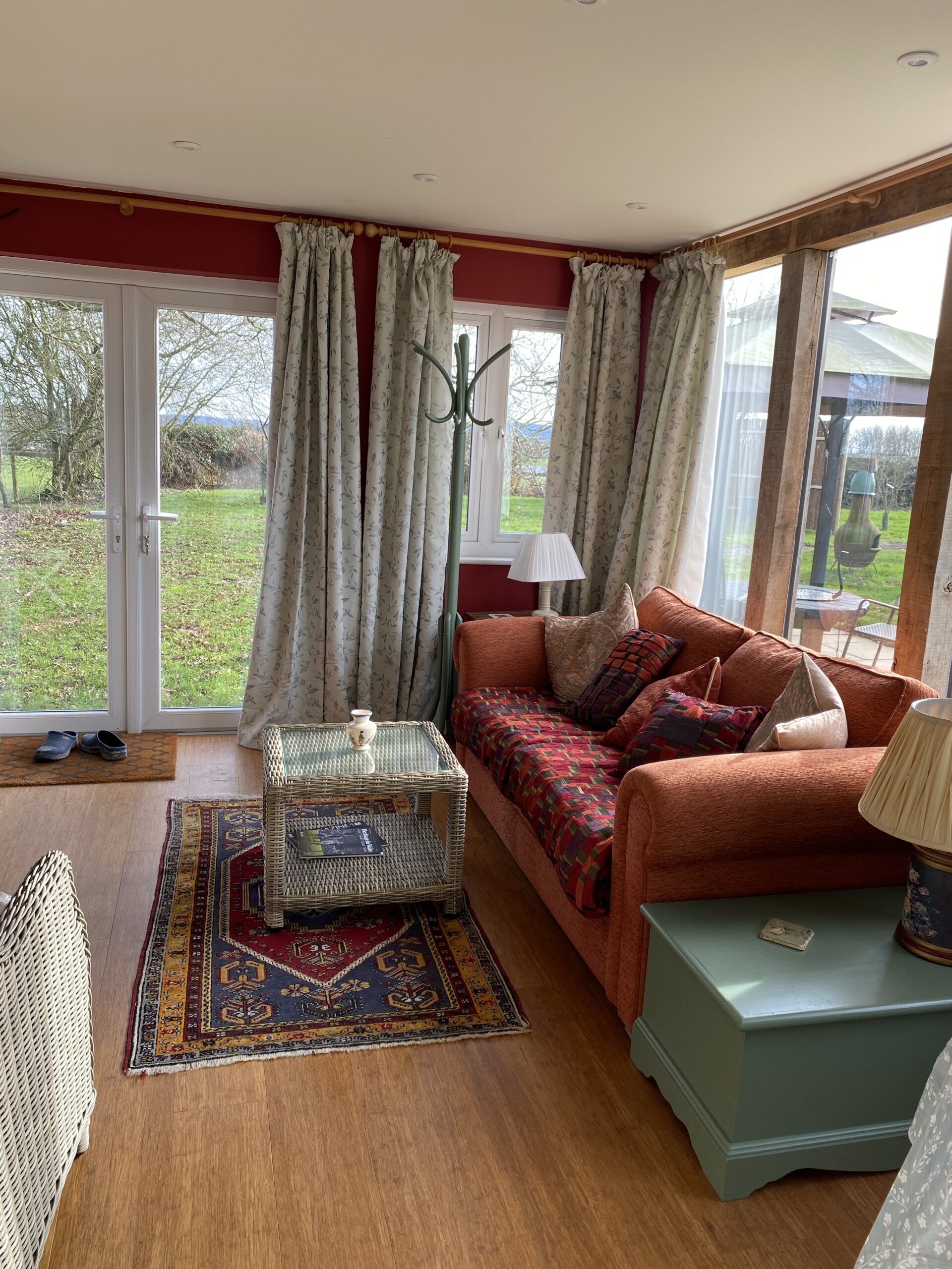 bearwood cabin living room 1